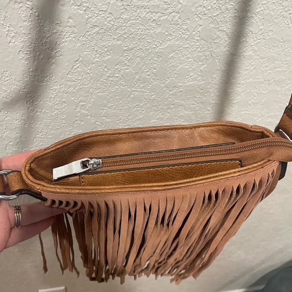 NEW Brown Faux Leather Fringe Crossbody Purse - Picture 4 of 14